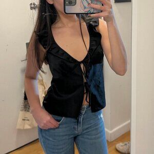 Aritzia wilfred 'tonka' black silk top is size XXS. Perfect condition no flaws!